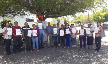 Un logro más del antorchismo; habitantes de Tercera Sección reciben escrituras