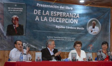 Presentan en SLP nuevo libro de Aquiles Córdova Morán,   