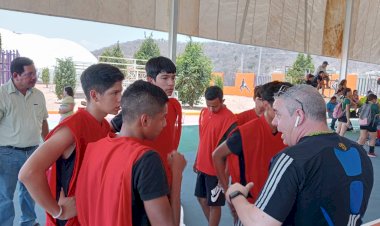 Sin apoyo del gobierno, estudiantes viajaron a la Espartaqueada Deportiva