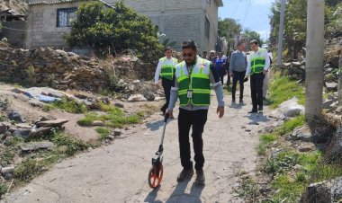 Gracias a Antorcha colonia Cuamezoc contará con electrificación