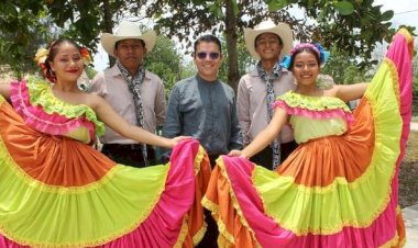 Grupo cultural antorchista se presenta a eventos en localidades de Bacalar