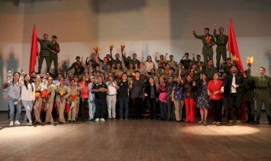 Rinden antorchistas homenaje a China con  montaje teatral en CMDX