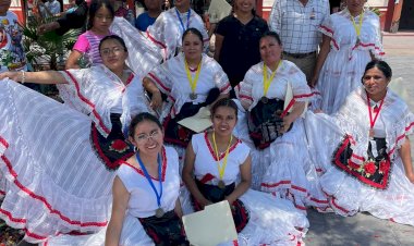 Amas de casa de Hidalgo ganan tercer lugar en Concurso Regional de Polkas y Baile Folclórico