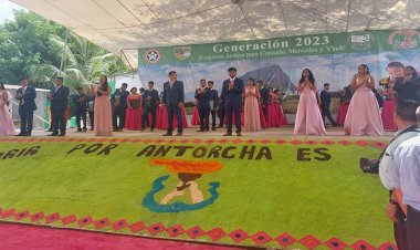 Egresa generación 2023 del CBTa 136 y la ECERR 