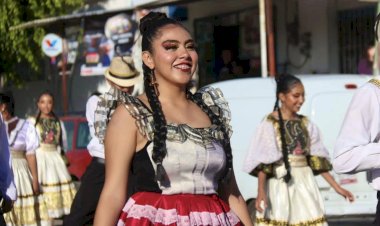 Con gran desfile cultural, iniciaron los festejos del 40 aniversario de Balcones del Sur