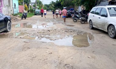 Tramos carreteros que requieren rehabilitación urgente en Bacalar