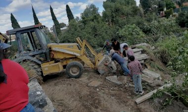 Pavimentan colonia antorchista Aquiles Córdova Morán en Atlixco