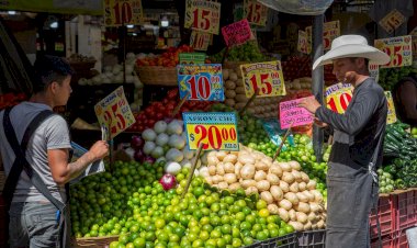 Son los pobres quienes pagan los platos rotos de la mala política