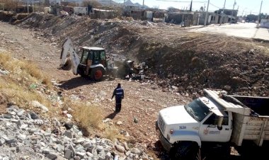 600 familias de Los Ailes, entre basura, pobreza y marginación