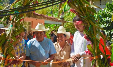 Entregan en Huitzilan, Puebla más obras para el desarrollo