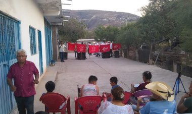 Antorcha realiza evento cultural en Pirámides de Contlalco