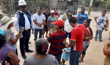 Personal de la CFE y ayuntamiento de Benito Juárez realizan recorrido en colonia antorchista de Cancún