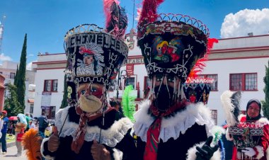 Concurso de danzas tradicionales, expresión de resistencia