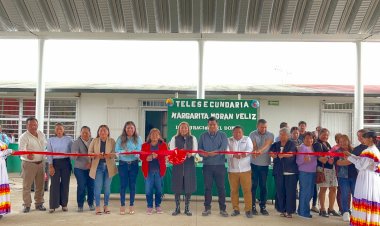 Inauguran techado de Telesecundaria “Margarita Morán” en Xalapa, Veracruz