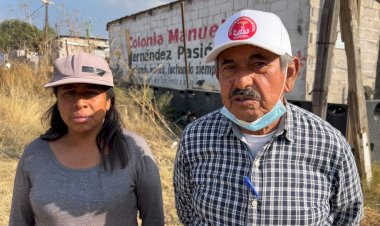 Tras 8 años, llega luz a colonia Manuel Hernández Pasión